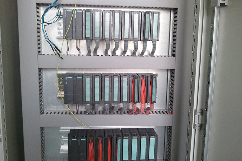 智能电气控制柜的应用与制造 多功能PLC电控柜引领现代工业自动化