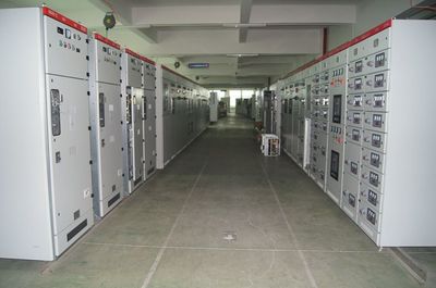 深度探访广东紫光电气成套车间 专业实力与标准化的完美融合