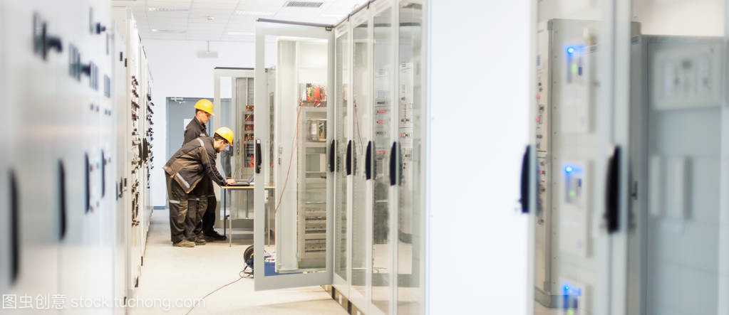 现场服务人员在电气安装服务中的关键作用